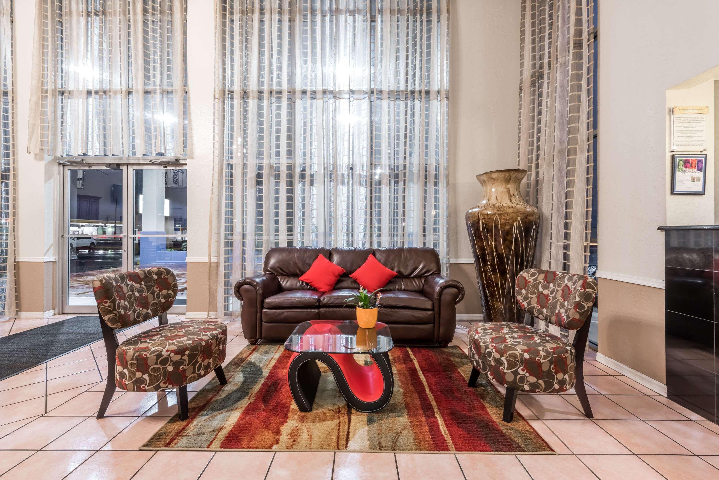 Days By Wyndham Hotel